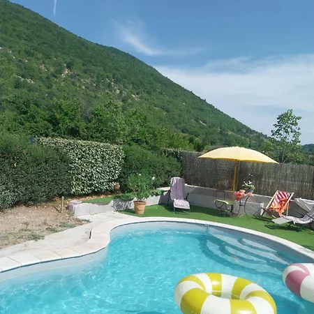 Bed and Breakfast L'olivier Sur La Place